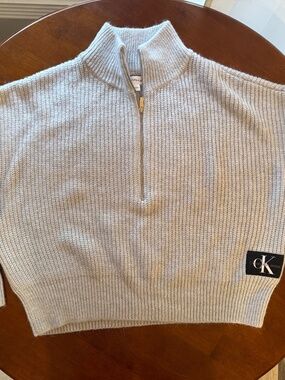CALVIN KLIEN LONG SLEEVE CROP SWEATER- BABY BLUE- SIZE L